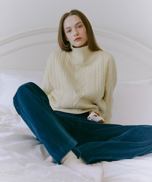 ETMON（エトモン）の「Turtle-Neck Cable Knit Top  Butter（ニット/セーター・レディース・その他・FREE）」の2枚目の写真