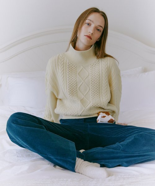 ETMON（エトモン）の「Turtle-Neck Cable Knit Top  Butter（ニット/セーター・レディース・その他・FREE）」の3枚目の写真