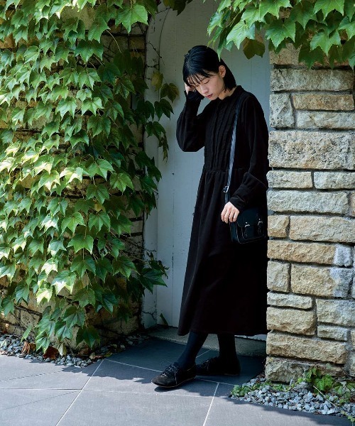 Sunny clouds（サニークラウズ）の「サニークラウズ　コール天の魔女ワンピース〈レディース〉（ワンピース・レディース・ブラック・MP/L/LL/3L）」の2枚目の写真