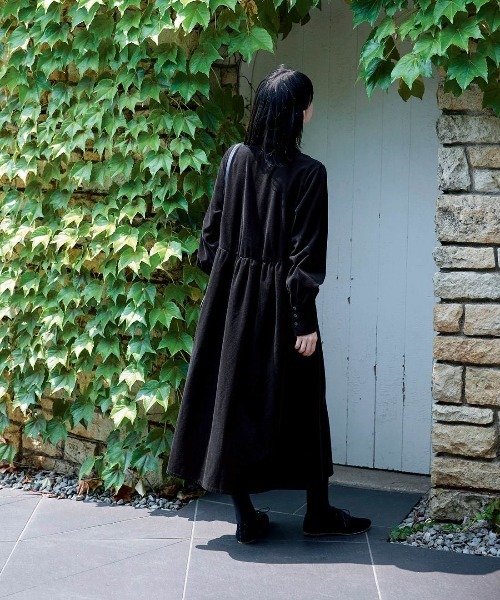 Sunny clouds（サニークラウズ）の「サニークラウズ　コール天の魔女ワンピース〈レディース〉（ワンピース・レディース・ブラック・MP/L/LL/3L）」の3枚目の写真