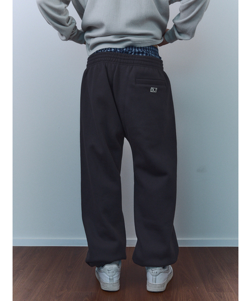 KIJUN MEN（キジュンメンズ）の「Crest Jogger Pants Charcoal（スウェットパンツ・メンズ・その他・MEDIUM/LARGE）」の4枚目の写真