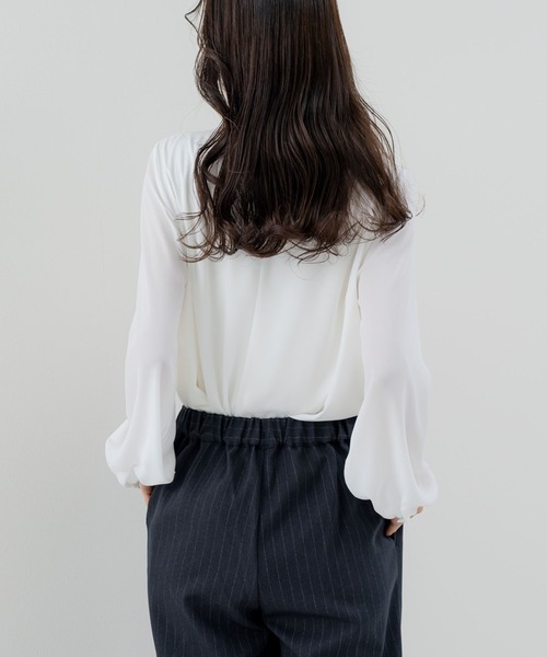 ANNA LUNA(アンナルナ)の「【ANNA LUNA】オケージョン にも◎バー付き ボウタイ カバーリング ブラウス(シャツ/ブラウス・レディース・オフホワイト/ブラック/サックスブルー/ベージュ・MEDIUM/LARGE/X-LARGE/SMALL)」の21枚目の写真