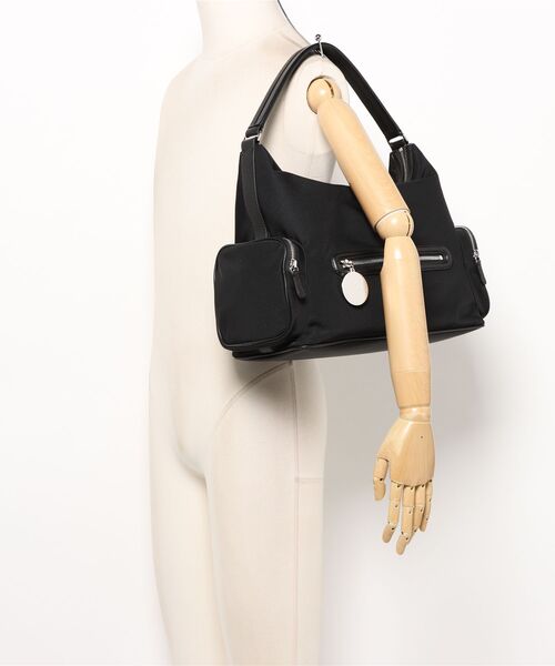 STELLA McCARTNEY（ステラマッカートニー）の「Dartmoor ECONYL Shoulder Bag / Dartmoor ECONYL ショルダーバッグ（ショルダーバッグ・レディース・ブラック・ONE SIZE）」の10枚目の写真