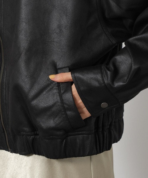 LAKOLE(ラコレ)の「襟付きZIPブルゾン / 642711(ブルゾン・レディース・ブラック/ベージュ・FREE)」の5枚目の写真