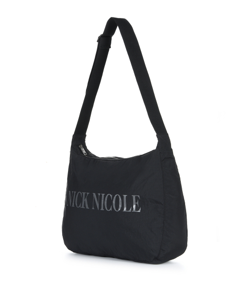 NICK&NICOLE(ニックアンドニコール)の「NICOLE NYLON BIG SQUARE BAG_BLACK(ショルダーバッグ・レディース・その他・FREE)」の4枚目の写真