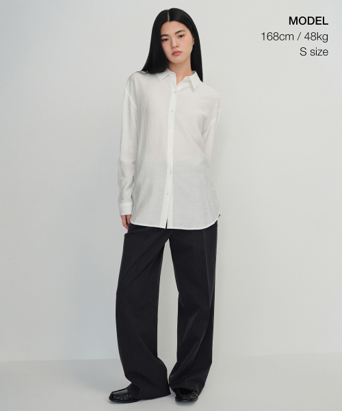 MUSINSA STANDARD WOMAN（ムシンサスタンダードウーマン）の「ウィメンズリラックスクリンケルシャツ[ホワイト]（シャツ/ブラウス・レディース・その他・SMALL/MEDIUM/LARGE/X-SMALL）」の2枚目の写真