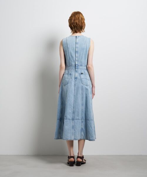 LANVIN en Bleu（ランバンオンブルー）の「Lee×LANVIN en Bleuデニムワンピース（ワンピース・レディース・ブルー系その他/ネイビー・36/38/40）」の12枚目の写真