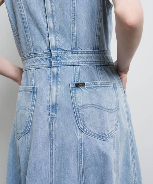 LANVIN en Bleu（ランバンオンブルー）の「Lee×LANVIN en Bleuデニムワンピース（ワンピース・レディース・ブルー系その他/ネイビー・36/38/40）」の5枚目の写真