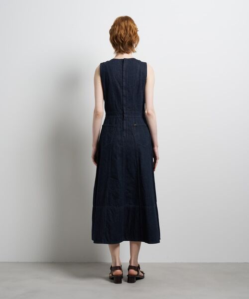 LANVIN en Bleu（ランバンオンブルー）の「Lee×LANVIN en Bleuデニムワンピース（ワンピース・レディース・ブルー系その他/ネイビー・36/38/40）」の17枚目の写真