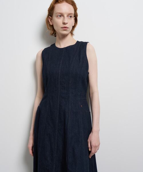 LANVIN en Bleu（ランバンオンブルー）の「Lee×LANVIN en Bleuデニムワンピース（ワンピース・レディース・ブルー系その他/ネイビー・36/38/40）」の16枚目の写真