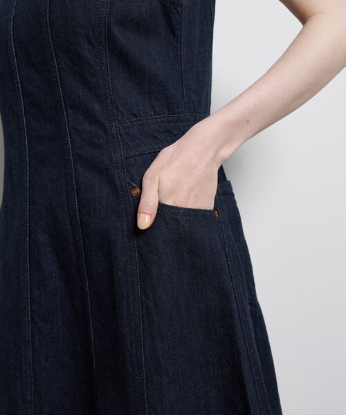 LANVIN en Bleu（ランバンオンブルー）の「Lee×LANVIN en Bleuデニムワンピース（ワンピース・レディース・ブルー系その他/ネイビー・36/38/40）」の15枚目の写真