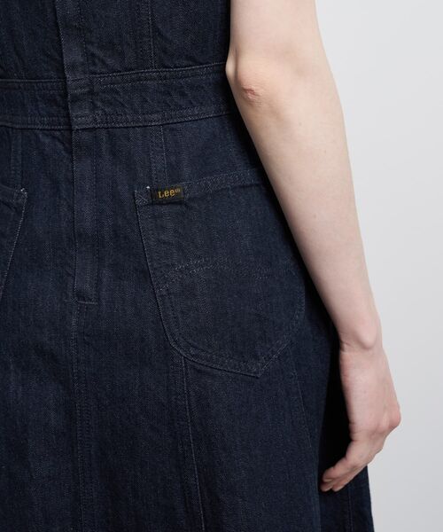 LANVIN en Bleu（ランバンオンブルー）の「Lee×LANVIN en Bleuデニムワンピース（ワンピース・レディース・ブルー系その他/ネイビー・36/38/40）」の14枚目の写真