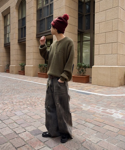 kutir（クティール）の「HENLEY NECK SUEDE ELBOW PATCH KNIT／ヘンリーネックスウェードエルボーパッチニット（ニット/セーター・メンズ・カーキ/ブラック/ボルドー・LARGE/MEDIUM）」の13枚目の写真