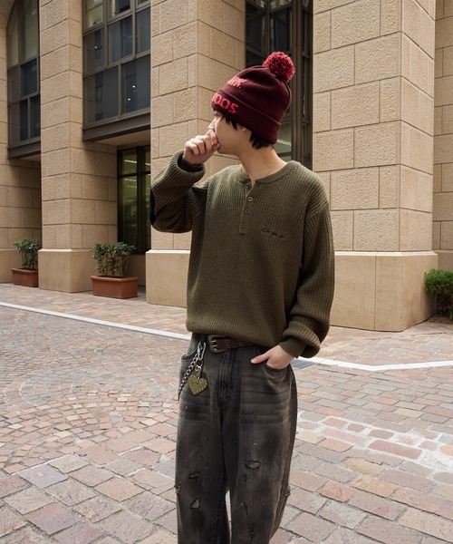 kutir（クティール）の「HENLEY NECK SUEDE ELBOW PATCH KNIT／ヘンリーネックスウェードエルボーパッチニット（ニット/セーター・メンズ・カーキ/ブラック/ボルドー・LARGE/MEDIUM）」の8枚目の写真
