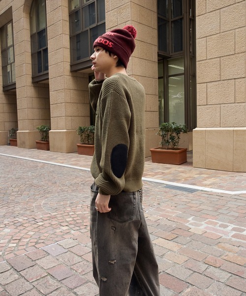 kutir（クティール）の「HENLEY NECK SUEDE ELBOW PATCH KNIT／ヘンリーネックスウェードエルボーパッチニット（ニット/セーター・メンズ・カーキ/ブラック/ボルドー・LARGE/MEDIUM）」の9枚目の写真