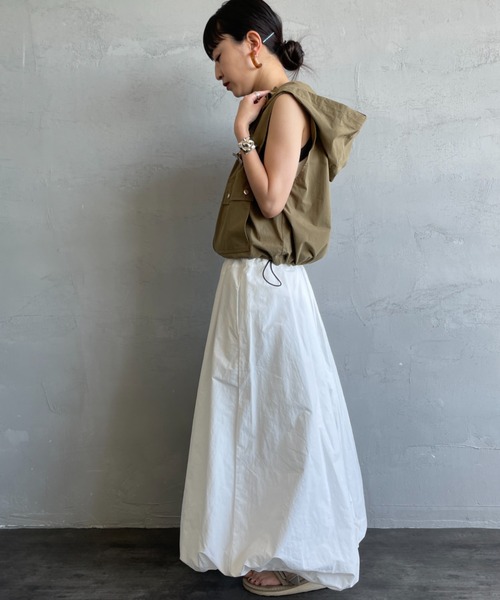 UNIVERSAL OVERALL（ユニバーサルオーバーオール）の「[UNIVERSAL OVERALL/ユニバーサルオーバーオール] 別注 ショート丈 フード付きワークベスト（ベスト・レディース・オリーブ/ブラック/アイボリー・F）」の17枚目の写真