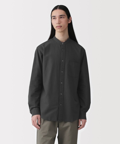 無印良品（ムジルシリョウヒン）の「紳士　洗いざらしオックススタンドカラー長袖シャツ（シャツ/ブラウス・メンズ・ブルー系/ダークグレー/ダークネイビー/ホワイト・M/S/XL/L）」の2枚目の写真