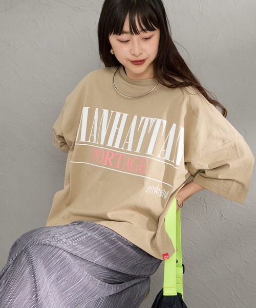 Manhattan Portage（マンハッタンポーテージ）の「[MANHATTAN PORTAGE/マンハッタンポーテージ] 別注 ショート丈 ロゴプリントTシャツ（Tシャツ/カットソー・レディース・ネイビー/ホワイト/ベージュ/ライトグレー・F）」の3枚目の写真