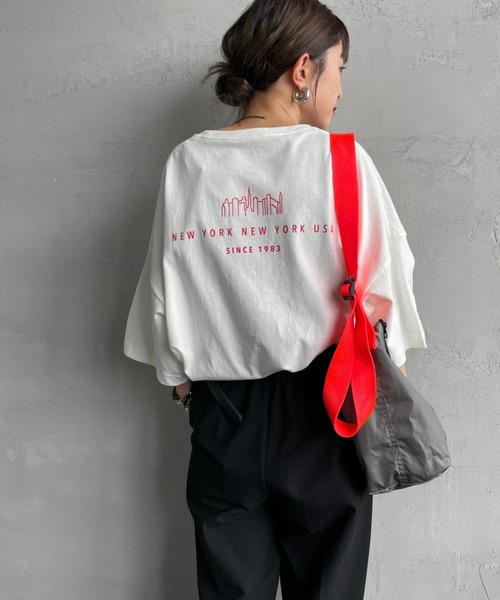 Manhattan Portage（マンハッタンポーテージ）の「【WEB先行予約】[MANHATTAN PORTAGE/マンハッタンポーテージ] 別注 ショート丈 ロゴプリントTシャツ（Tシャツ/カットソー・レディース・ネイビー/ホワイト・F）」の11枚目の写真
