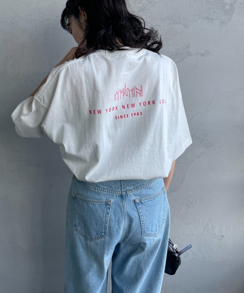 Manhattan Portage（マンハッタンポーテージ）の「【WEB先行予約】[MANHATTAN PORTAGE/マンハッタンポーテージ] 別注 ショート丈 ロゴプリントTシャツ（Tシャツ/カットソー・レディース・ネイビー/ホワイト・F）」の21枚目の写真