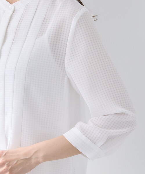 INDIVI（インディヴィ）の「【洗える／大人シアー】タックプリーツ7分袖ブラウス（シャツ/ブラウス・レディース・ホワイト/ブラック・38/15 /13/05/34）」の5枚目の写真