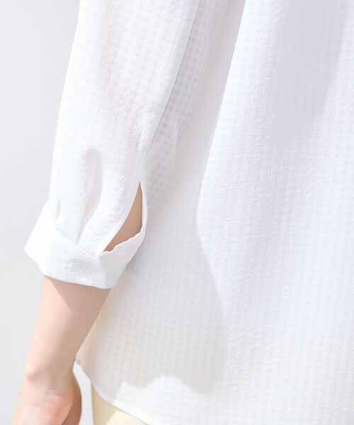INDIVI（インディヴィ）の「【洗える／大人シアー】タックプリーツ7分袖ブラウス（シャツ/ブラウス・レディース・ホワイト/ブラック・38/15 /13/05/34）」の6枚目の写真