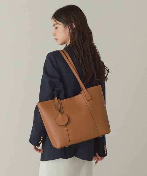 GUSCIO（グッシオ）の「【グッシオゴールド】ビジネストートバッグ　軽量　チャーム付　通勤通学（ビジネスバッグ・レディース・ネイビー/ベージュ/ブラック/ブラウン・FREE）」の14枚目の写真