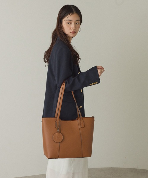 GUSCIO（グッシオ）の「【グッシオゴールド】ビジネストートバッグ　軽量　チャーム付　通勤通学（ビジネスバッグ・レディース・ネイビー/ベージュ/ブラック/ブラウン・FREE）」の16枚目の写真