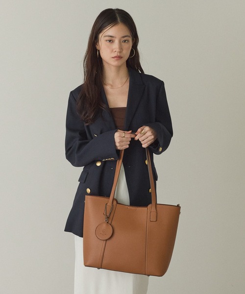 GUSCIO（グッシオ）の「【グッシオゴールド】ビジネストートバッグ　軽量　チャーム付　通勤通学（ビジネスバッグ・レディース・ネイビー/ベージュ/ブラック/ブラウン・FREE）」の17枚目の写真