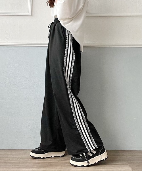 Nana(ナナ)の「レースサイドラインワイドパンツ(スウェットパンツ・レディース・ブラック/グレー・FREE)」の6枚目の写真