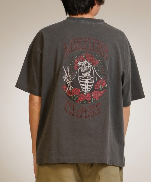 LURKING CLASS（ラーキングクラス）の「【ムラサキスポーツ限定】LURKING CLASS/ラーキングクラス 半袖 Tシャツ バックプリント ST26STM08（Tシャツ/カットソー・メンズ・ブラック/ホワイト・XL/L/M）」の2枚目の写真