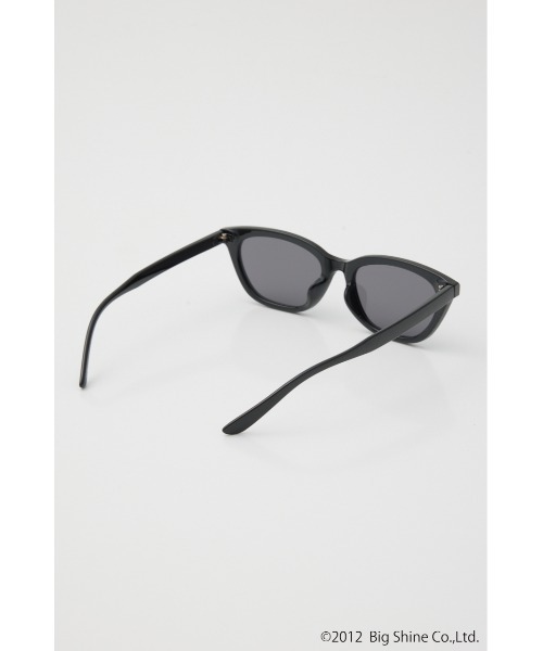 SLY（スライ）の「【noeyedia】CAT EYE EYEWEAR ノーアイディアキャットアイアイウェア 春服（サングラス・レディース・ブラウン/ブラック・FREE）」の4枚目の写真