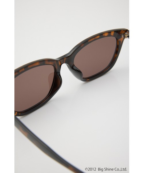 SLY（スライ）の「【noeyedia】CAT EYE EYEWEAR ノーアイディアキャットアイアイウェア 春服（サングラス・レディース・ブラウン/ブラック・FREE）」の16枚目の写真