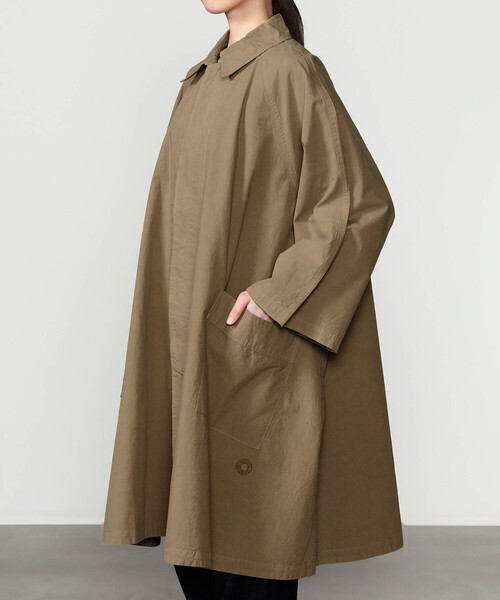 ORCIVAL（オーシバル）の「ORCIVAL | ガーメントダイ コットン Aライン ラグランコート WOMEN（ステンカラーコート・レディース・ベージュ系その他/ブラック系その他・1）」の14枚目の写真