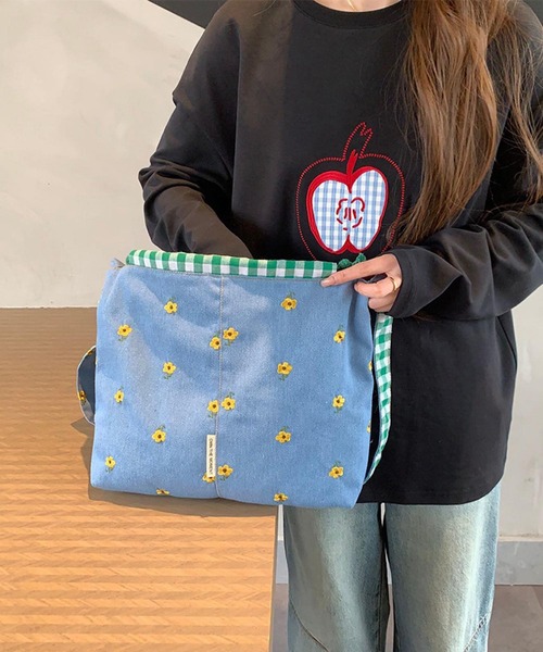 Mignonjour(ミニョンジュール)の「Mignonjour/フラワー チェリー刺繍デニムトートバッグ M2901(トートバッグ・レディース・ブルー系その他/ブルー系1/ライトブルー/ブルー・FREE)」の11枚目の写真
