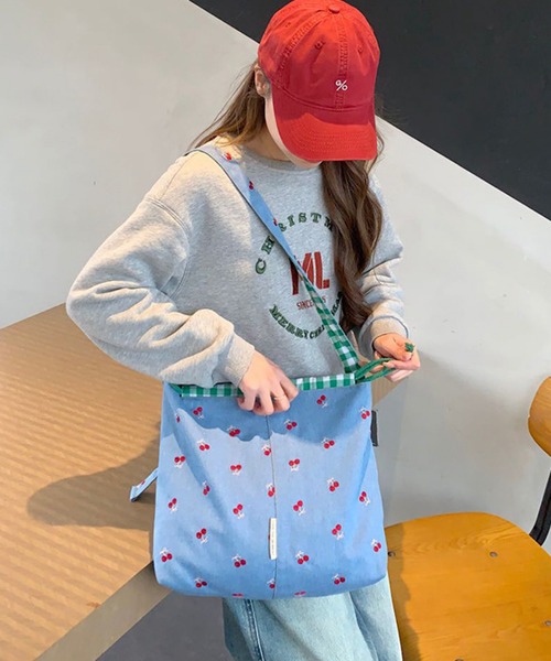 Mignonjour(ミニョンジュール)の「Mignonjour/フラワー チェリー刺繍デニムトートバッグ M2901(トートバッグ・レディース・ブルー系その他/ブルー系1/ライトブルー/ブルー・FREE)」の14枚目の写真