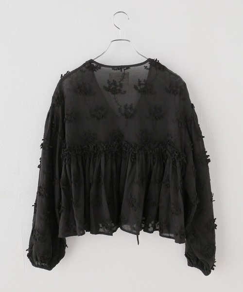 crinkle crinkle crinkle(クリンクルクリンクルクリンクル)の「【crinkle crinkle crinkle】 3D embroidery gather bolero(ブルゾン・レディース・ホワイト/ブラック・FREE)」の10枚目の写真