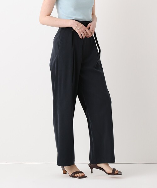 allureville(アルアバイル)の「フィブリルタックパンツ(その他パンツ・レディース・ベージュ/ホワイト/ネイビー・2/1)」の8枚目の写真
