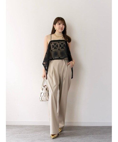 allureville(アルアバイル)の「フィブリルタックパンツ(その他パンツ・レディース・ベージュ/ホワイト/ネイビー・2/1)」の4枚目の写真