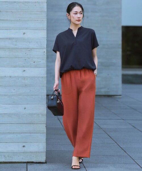ICB（アイシービー）の「ワッシャーツイル ワイドストレートパンツ（その他パンツ・レディース・オリーブ系/ダルブルー系/ブラック系/ベージュ系/レッド系1・00/0/2/4/6）」の7枚目の写真