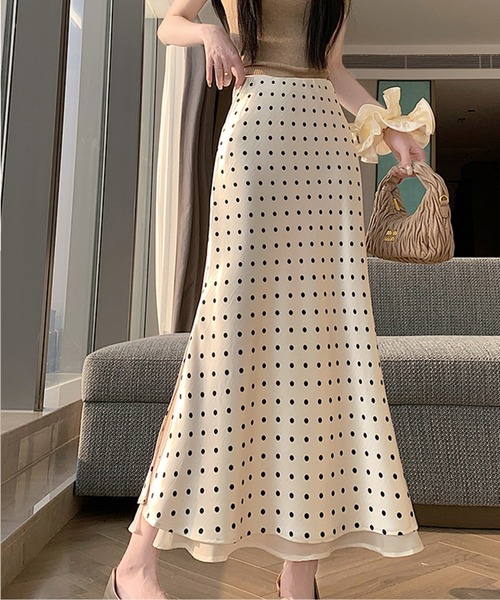 LUCPY(ラクピー)の「ドット柄スリットマーメイドスカート(スカート・レディース・ブラック/ホワイト・LARGE/MEDIUM/SMALL/X-SMALL)」の1枚目の写真