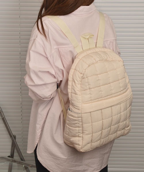 VIBGYOR Women(ヴィブジョー ウィメン)の「【float】キルティング リュック【A4サイズ収納可能】(バックパック/リュック・レディース・ピンク/ブラック/ホワイト/ライトピンク/パープル・FREE)」の1枚目の写真