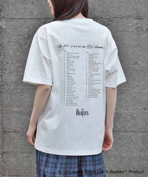 The Beatles(ザビートルズ)の「THE BEATLESレコードプリントTシャツ(Tシャツ/カットソー・レディース・チャコール/ホワイト/ブラウン・M/L)」の17枚目の写真