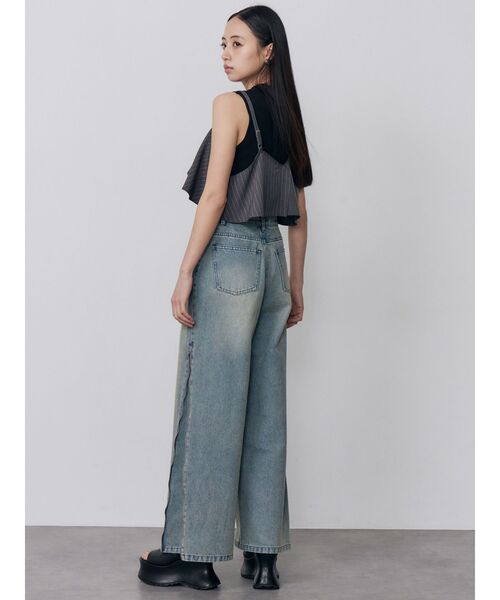 MURUA（ムルーア）の「サイドジップクロスウエストデニム（デニムパンツ・レディース・ブルー/ブラック・2/1）」の17枚目の写真