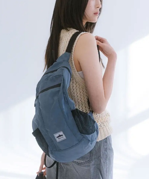 HEISAN(ハイサン)の「◇HEISAN◇ブランド直輸入正規品/折りたためる/パッカブル/大容量/超軽量 コンパクト ポケット バッグ V1 ULTRA-LIGHT COMPACT POCKET BAG V1(バックパック/リュック・レディース・ブラック/レモンイエロー/ブルー系その他/カーキ/ブラウン/グレー・FREE)」の3枚目の写真