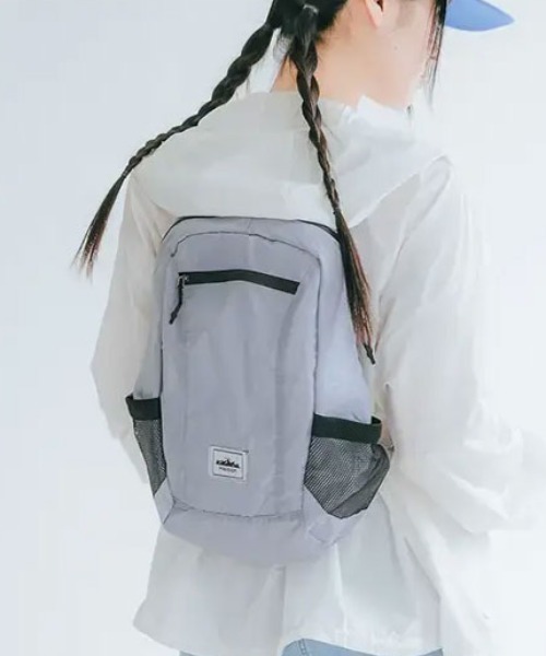 HEISAN(ハイサン)の「◇HEISAN◇ブランド直輸入正規品/折りたためる/パッカブル/大容量/超軽量 コンパクト ポケット バッグ V1 ULTRA-LIGHT COMPACT POCKET BAG V1(バックパック/リュック・レディース・ブラック/レモンイエロー/ブルー系その他/カーキ/ブラウン/グレー/ライトブルー・FREE)」の5枚目の写真