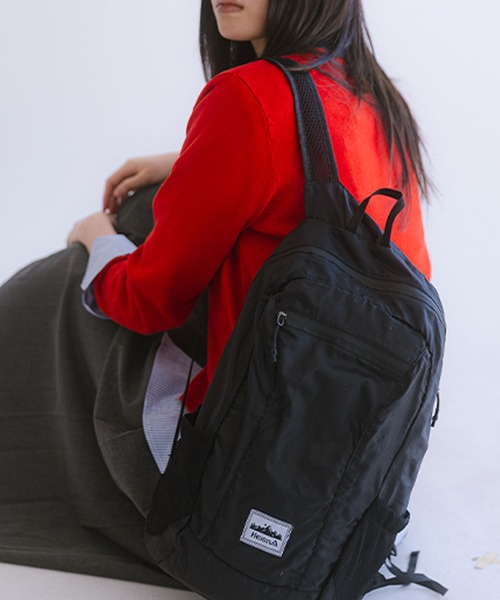 HEISAN(ハイサン)の「◇HEISAN◇ブランド直輸入正規品/折りたためる/パッカブル/大容量/超軽量 コンパクト ポケット バッグ V1 ULTRA-LIGHT COMPACT POCKET BAG V1(バックパック/リュック・レディース・ブラック/レモンイエロー/ブルー系その他・FREE)」の4枚目の写真