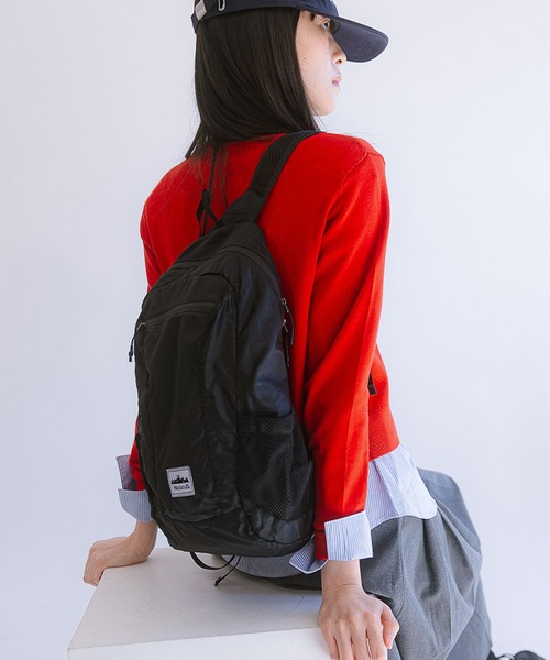 HEISAN(ハイサン)の「◇HEISAN◇ブランド直輸入正規品/折りたためる/パッカブル/大容量/超軽量 コンパクト ポケット バッグ V1 ULTRA-LIGHT COMPACT POCKET BAG V1(バックパック/リュック・レディース・ブラック/レモンイエロー/ブルー系その他・FREE)」の5枚目の写真
