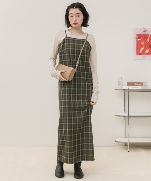 HEILIS(ヘイリス)の「チェックキャミワンピース / キャミワンピース チェックワンピース ロングワンピース Iラインワンピース ナローワンピース キャミワンピ ロング丈 スリットワンピース レイヤードワンピース チェック柄 春服 夏服 秋服 マタニティ ロング キャミワンピ ブラウン ネイビー ブルー カジュアル 大人カジュアル デイリー 韓国(ワンピース・レディース・ブルー/ブラウン・FREE)」の2枚目の写真