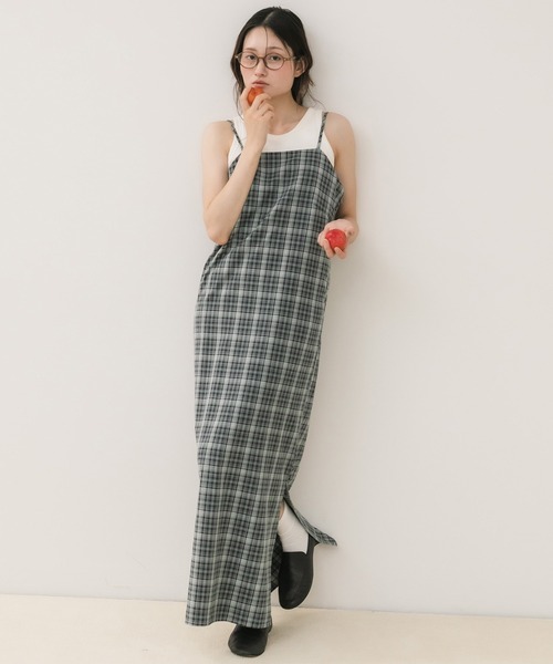 HEILIS(ヘイリス)の「チェックキャミワンピース / キャミワンピース チェックワンピース ロングワンピース Iラインワンピース ナローワンピース キャミワンピ ロング丈 スリットワンピース レイヤードワンピース チェック柄 春服 夏服 秋服 マタニティ ロング キャミワンピ ブラウン ネイビー ブルー カジュアル 大人カジュアル デイリー 韓国(ワンピース・レディース・ブルー/ブラウン・FREE)」の1枚目の写真